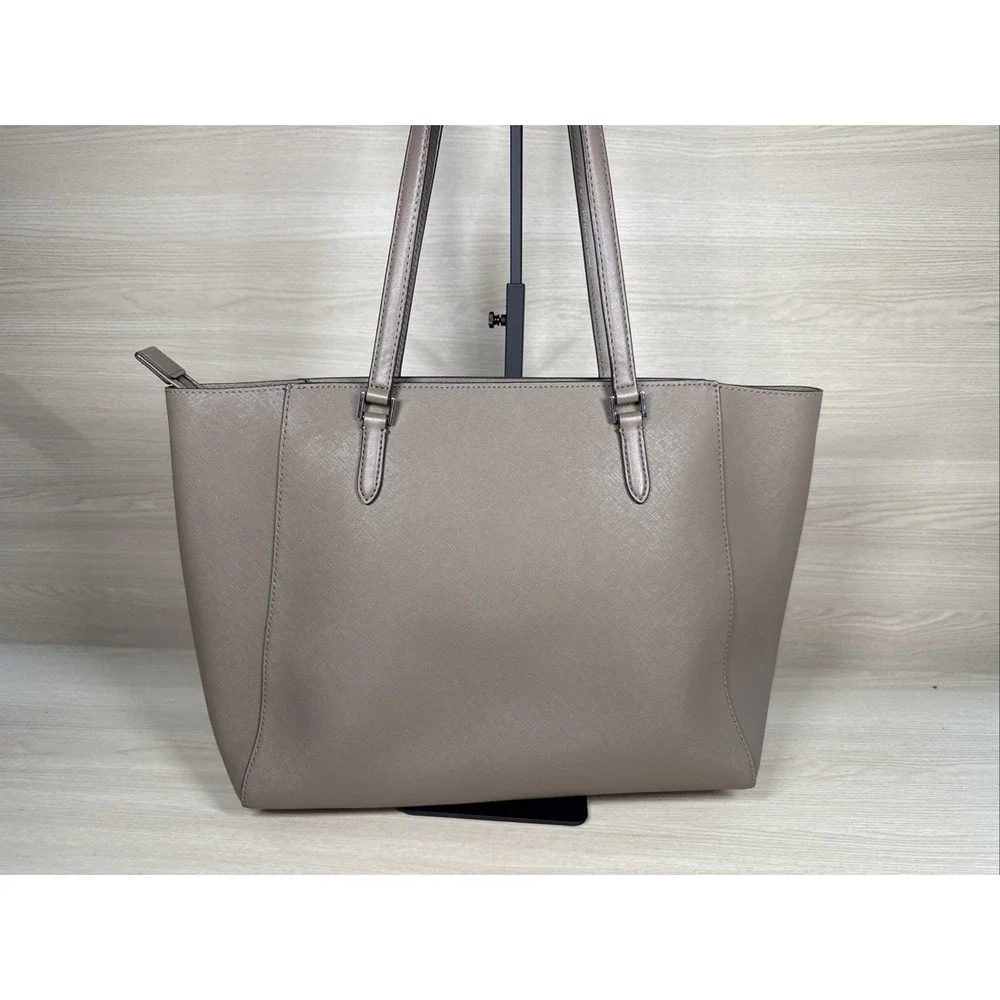 MICHAEL KORS Saffiano Taupe Leather Bag/Satchel with‎ Top Handle~EUC Silver
